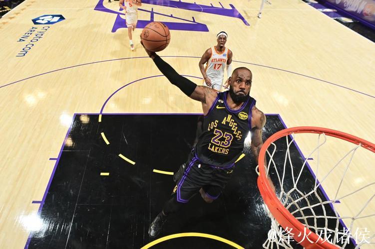 詹姆斯31+9+10东契奇27+12 湖人终结三连败大胜老鹰